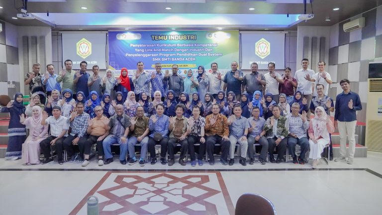 SMK SMTI Banda Aceh Gelar Temu Industri dalam Rangka Penyelarasan Kurikulum Kompetensi yang Link and Match dengan Industri
